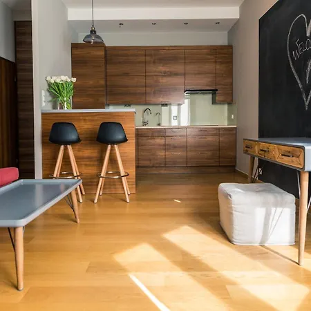 Hellowarsaw Super Close To Chopin Museum * ורשה